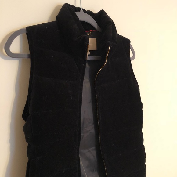 Velvet Black Puffer Vest - Picture 5 of 5
